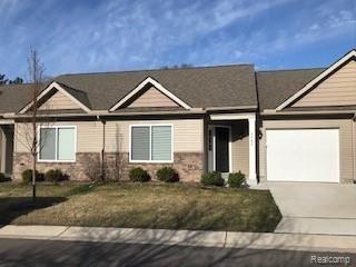 front view picture of 2489 Hatchery Crossing Dr, Waterford, MI. 48329