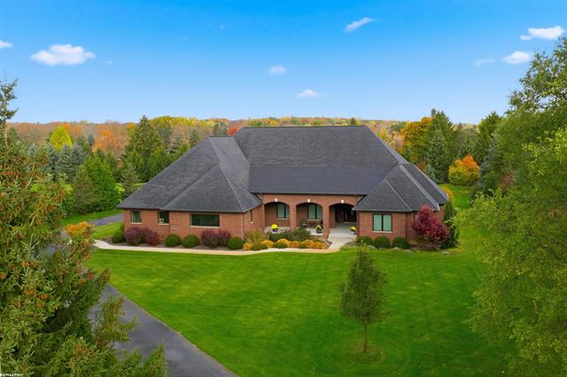 front view picture of 4376 Lancaster Dr, Clarkston, MI. 48348