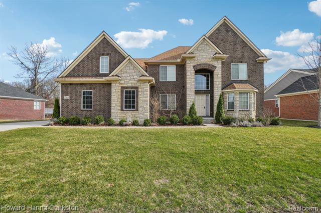 front view picture of 2163 Craigend Ln, Lake Orion, MI. 48362