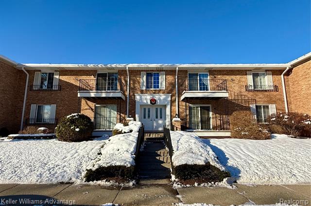 front view picture of 30709 Shiawassee Rd # 65, Farmington, MI. 48336