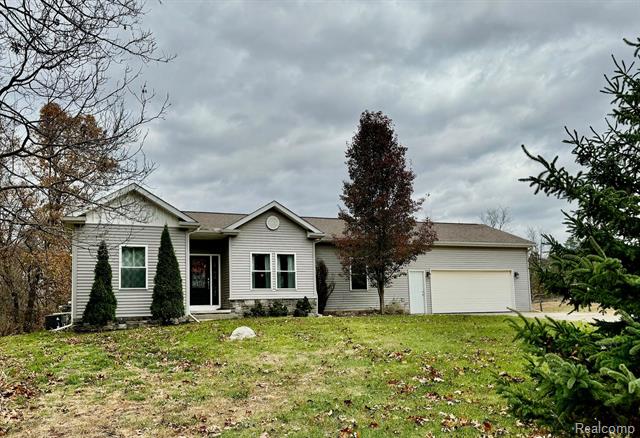 front view picture of 845 Galahad Dr, Ortonville, MI. 48462