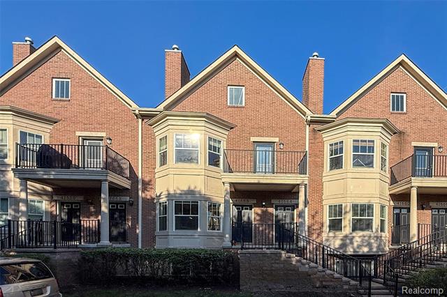 front view picture of 41666 Tera Ln, Novi, MI. 48375