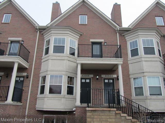 front view picture of 41664 Tera Ln, Novi, MI. 48375