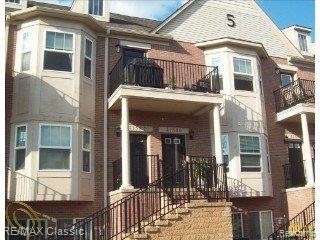 front view picture of 41582 Hamlet Ln, Novi, MI. 48375