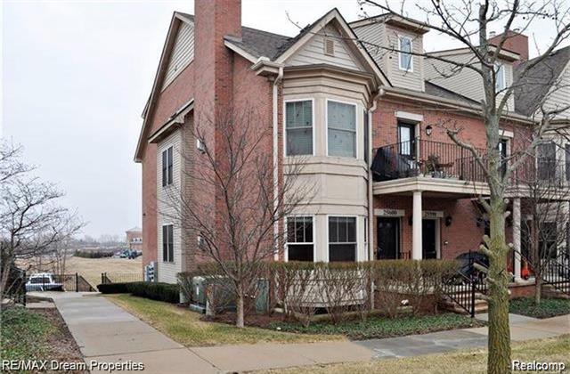 front view picture of 25600 Portico Ln, Novi, MI. 48375