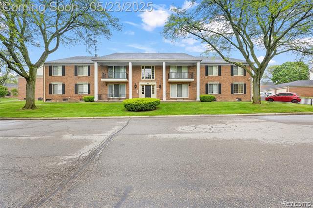 front view picture of 29606 Middlebelt Rd # Gar104, Farmington, MI. 48334