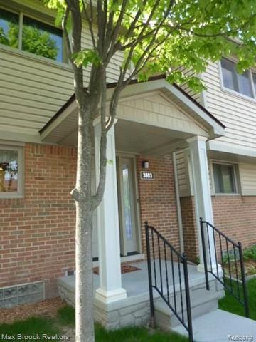 front view picture of 3883 Old Creek Rd, Troy, MI. 48084