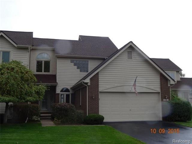 front view picture of 5118 Simpson Lake Rd, West Bloomfield, MI. 48323