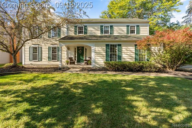 front view picture of 5493 Piccadilly Cir S, West Bloomfield, MI. 48322