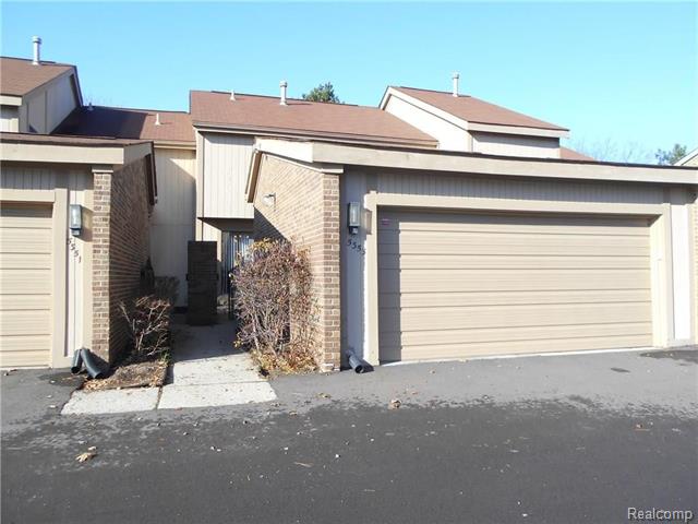 front view picture of 5353 Wright Way W, West Bloomfield, MI. 48322
