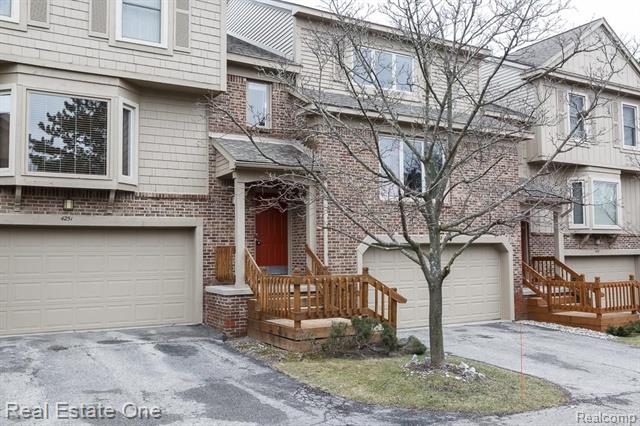 front view picture of 4253 Breckenridge Dr, West Bloomfield, MI. 48322