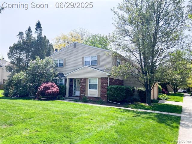 front view picture of 5751 Northfield Pkwy, Troy, MI. 48098