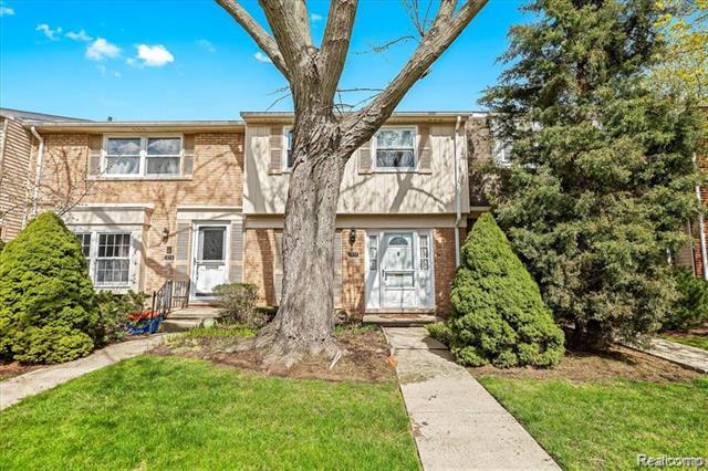 front view picture of 1812 Brentwood Dr, Troy, MI. 48098