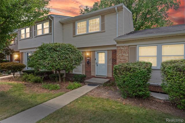 front view picture of 1823 Brentwood Dr, Troy, MI. 48098