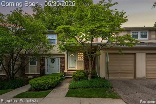 front view picture of 1652 Brentwood Dr, Troy, MI. 48098