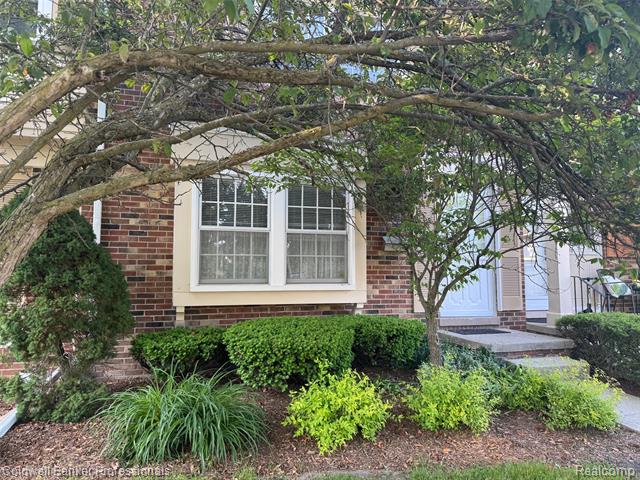 front view picture of 5378 Breeze Hill Pl, Troy, MI. 48098