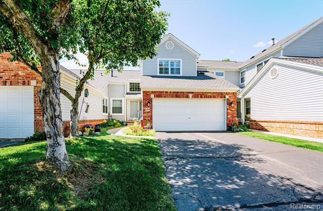 front view picture of 5934 Creekside Dr, Troy, MI. 48085