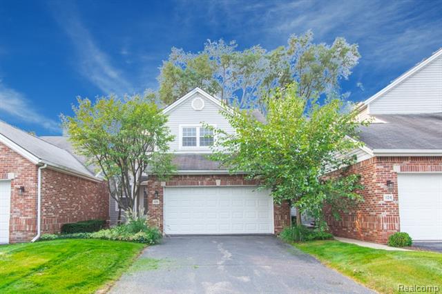 front view picture of 1126 Fairways Blvd, Troy, MI. 48085
