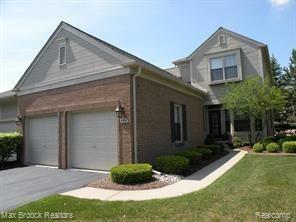 front view picture of 908 Upper Scotsborough Way, Bloomfield Hills, MI. 48304