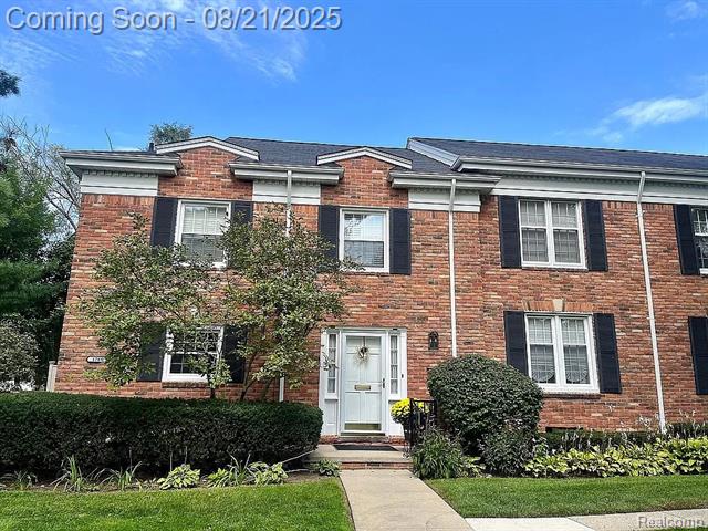 front view picture of 1760 Trailwood Path, Bloomfield Hills, MI. 48301
