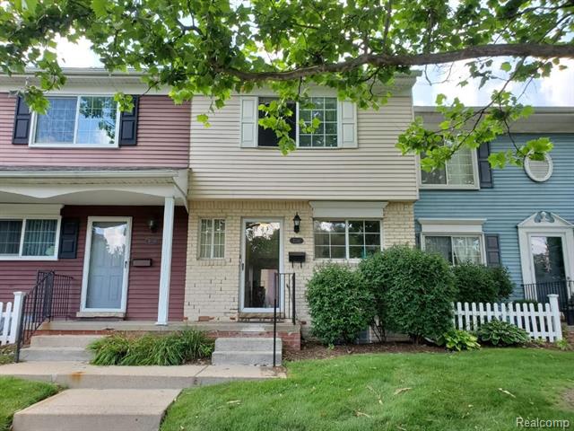 front view picture of 32212 W 12 Mile Rd, Farmington, MI. 48334