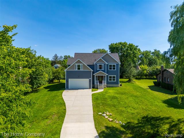 front view picture of 29597 Edgehill Ave, Farmington, MI. 48336