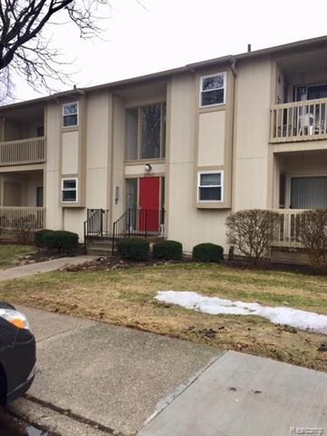 front view picture of 27860 Berrywood Ln # 18, Farmington, MI. 48334