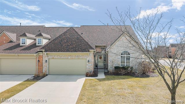 front view picture of 37143 Southwind Ct, Farmington, MI. 48331