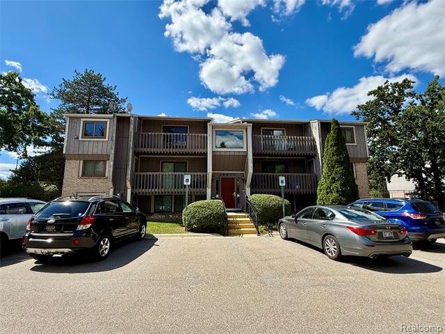 front view picture of 29850 W 12 Mile Rd # 505, Farmington, MI. 48334