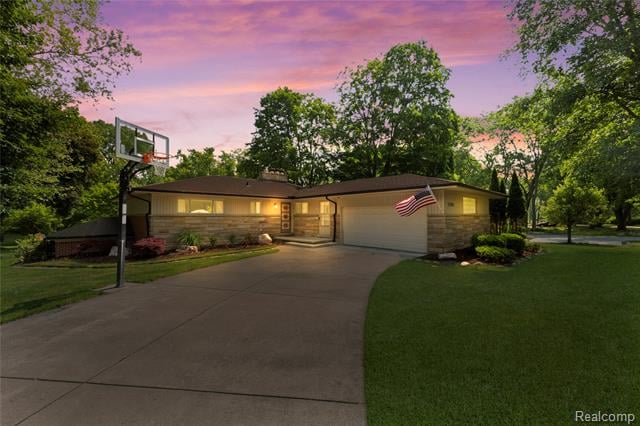 front view picture of 31560 Rocky Crest Dr, Farmington, MI. 48336