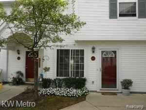 front view picture of 22301 Atlantic Pointe, Farmington, MI. 48336