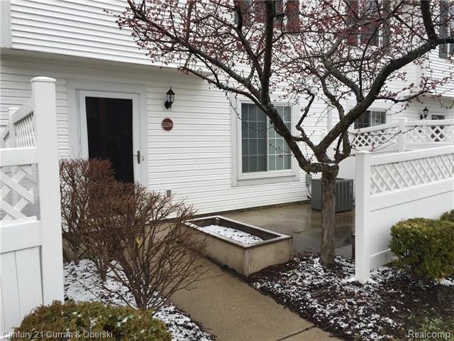 front view picture of 22241 Atlantic Pointe, Farmington, MI. 48336