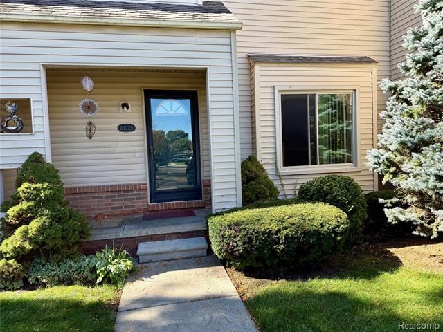 front view picture of 24725 Bashian Dr, Novi, MI. 48375