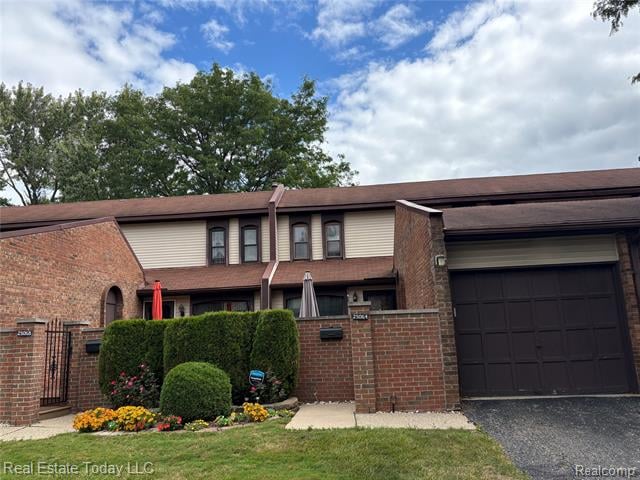 front view picture of 25064 Champlaign Dr, Southfield, MI. 48034