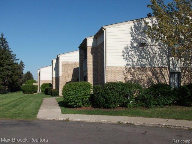 front view picture of 16255 W 9 Mile Rd Apt 101, Southfield, MI. 48075