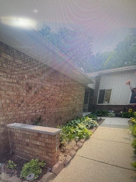 front view picture of 27027 Lincolnshire Dr, Southfield, MI. 48034