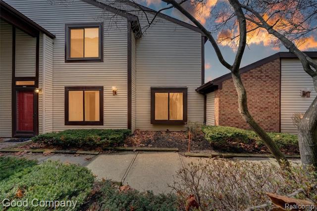 front view picture of 24339 Evergreen Rd, Southfield, MI. 48075