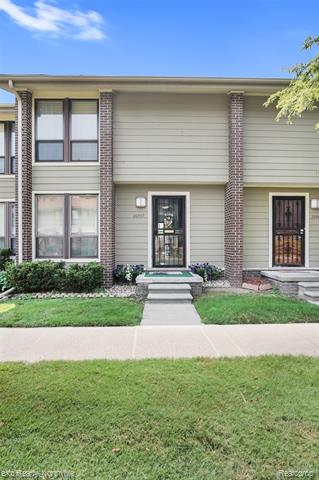 front view picture of 20937 Sherman Ave, Southfield, MI. 48033