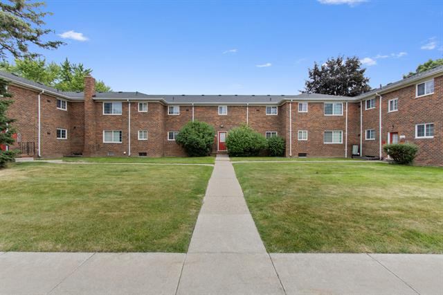 front view picture of 25349 Shiawassee Cir # 103, Southfield, MI. 48033