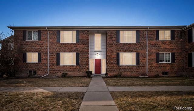 front view picture of 25331 Shiawassee Cir # 105, Southfield, MI. 48033