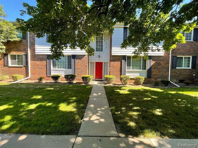 front view picture of 25316 Shiawassee Cir # 103, Southfield, MI. 48033