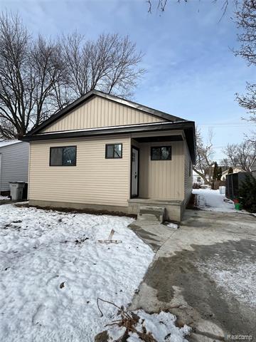 front view picture of 1535 E Meyers Ave, Hazel Park, MI. 48030