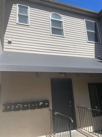 front view picture of 210 W 6Th St, Royal Oak, MI. 48067