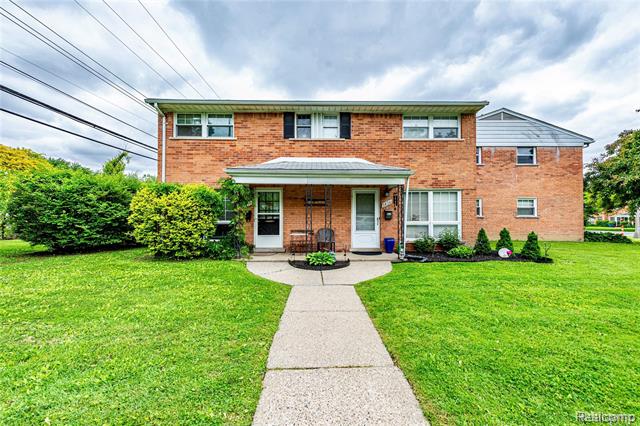 front view picture of 2830 W 13 Mile Rd # 6, Royal Oak, MI. 48073