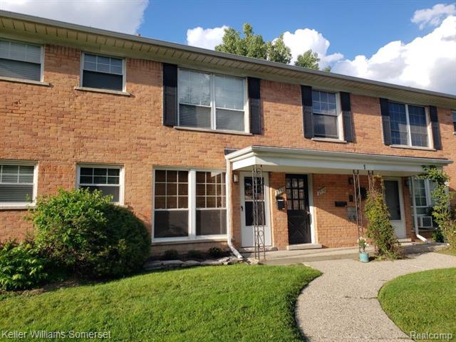 front view picture of 2932 W 13 Mile Rd # 4, Royal Oak, MI. 48073