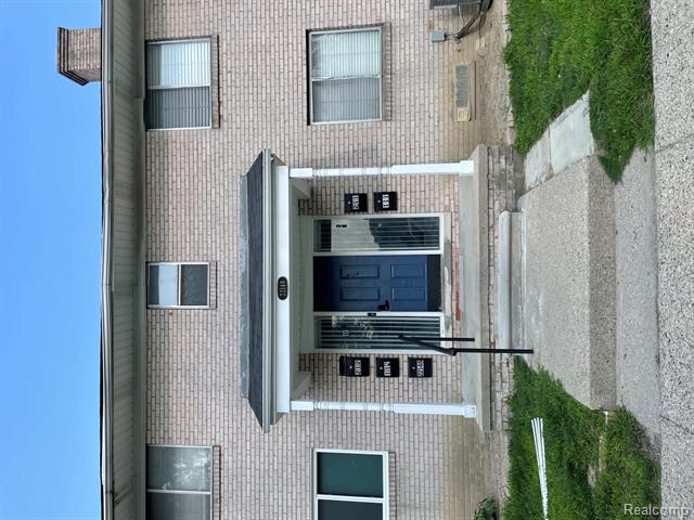front view picture of 22148 Dante St Apt 111, Oak Park, MI. 48237