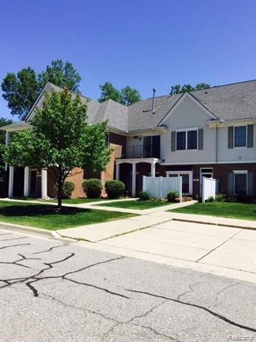 front view picture of 708 Amberly Dr Unit A, Waterford, MI. 48328