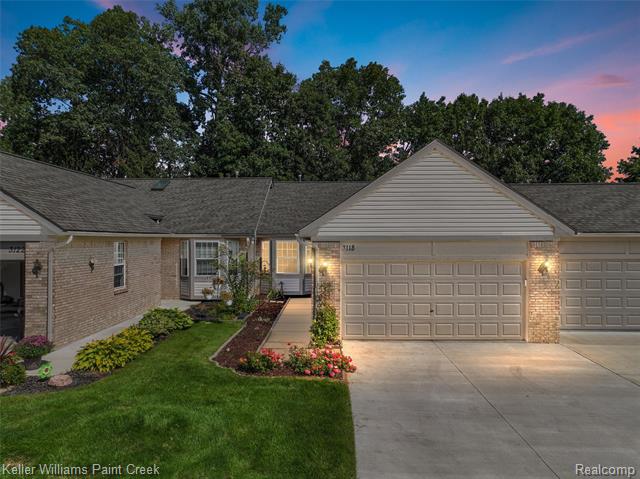 front view picture of 3118 Harbor Ct, Waterford, MI. 48328