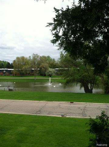 front view picture of 1878 Colonial Village Way Apt 1, Waterford, MI. 48328