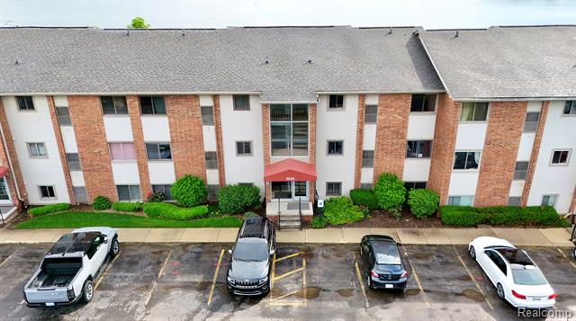 front view picture of 1924 Klingensmith Rd Unit 67, Bloomfield Hills, MI. 48302